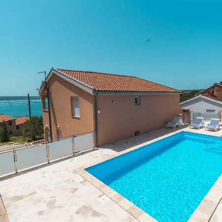 My Dalmatia - Sea View Maja With Private Heated Pool بيت للعطل